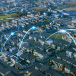 Fernando Trabach explica que as smart grids tornam o uso de fontes renováveis mais eficiente, ao equilibrar oferta e demanda de forma inteligente.
