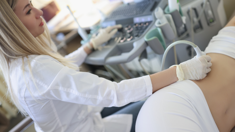 Dra. Thaline Neves Coutinho explica como o ultrassom é essencial para detectar pedras nos rins de forma rápida e precisa.