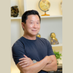 Milton Seigi Hayashi destaca técnica e naturalidade na rinoplastia moderna.