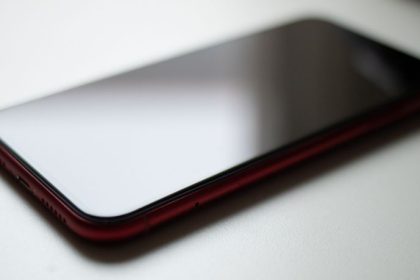 Apostas online nas favelas: promessa de renda rápida esconde ciclo de precariedade