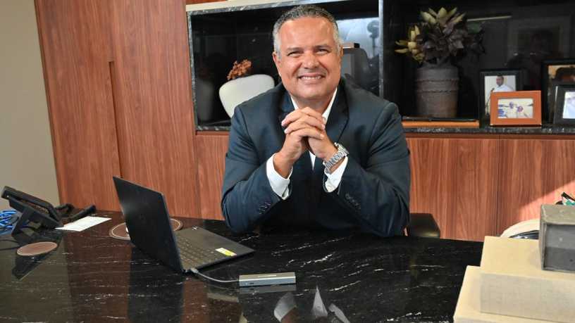 O avanço dos sistemas de segurança nas empresas de tecnologia é tema da análise de Elmar Juan Passos Varjão Bomfim, que explica como a engenharia contribui para ambientes corporativos mais protegidos e eficientes.